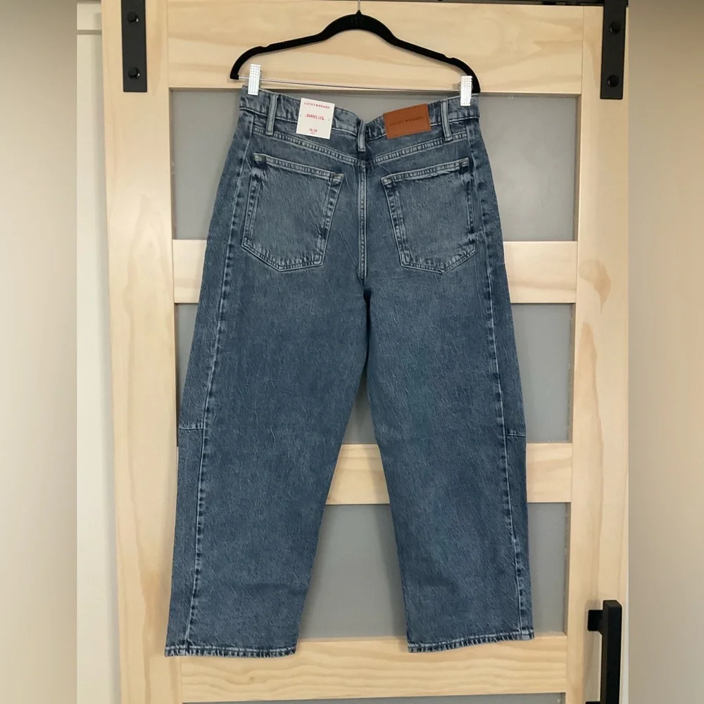 Lucky Brand Barrel Leg Ankle Jeans 10/30 Comfort Stretch Denim - Picture 2 of 5